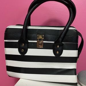 Beautiful striped purse with cross body strap